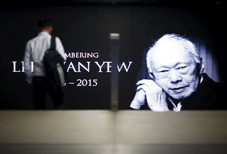 Bývalý premiér a otec Singapuru Lee Kuan Yew (19232015).