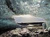 Ledovcové jeskyn nejsou stabilními útvary. Staré neustále zanikají a uvolují...