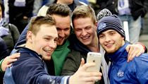 Brnnt fanouci fot postupov selfie s tonkem Komety Antonnem Honejskem...