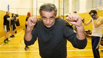 Stanislav Tišer na tréninku v ne zrovna ideálních prostorách - malé tělocvičně... | na serveru Lidovky.cz | aktuální zprávy