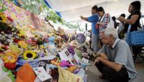 Záplava květin před nemocnicí. Bývalý premiér Lee Kuan Yew v ní se zápalem plic... | na serveru Lidovky.cz | aktuální zprávy