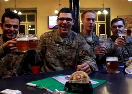 Amerití vojáci navtívili pivovar v Pardubicích.