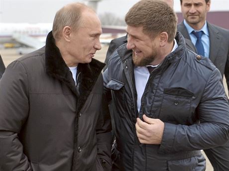 Shodnou se. Rusk prezident Vladimir Putin (vlevo) a eensk ldr Ramzan...