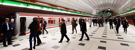 Evropská unie pomohla dotacemi pi výstavb nových stanic metra.