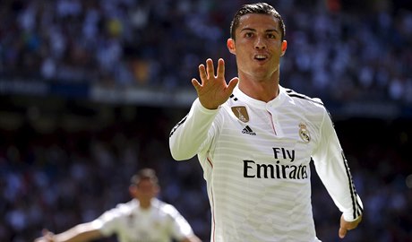 Cristiano Ronaldo oslavuje vstelenou branku do sít Granady.