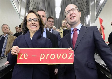 Praská primátorka Adriana Krnáová a premiér Bohuslav Sobotka slavnostn...