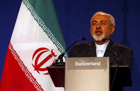 Brífink íránského ministra zahranií Mohammada Daváda Zarífa ve výcarském...