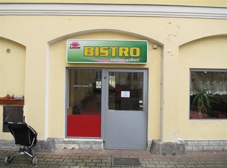 Bistro ve Frantikových Lázních. Problémem byly plísn a výrazn zanedbaný...