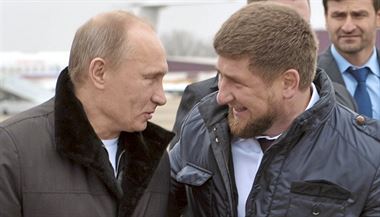 Shodnou se. Rusk prezident Vladimir Putin (vlevo) a eensk ldr Ramzan...
