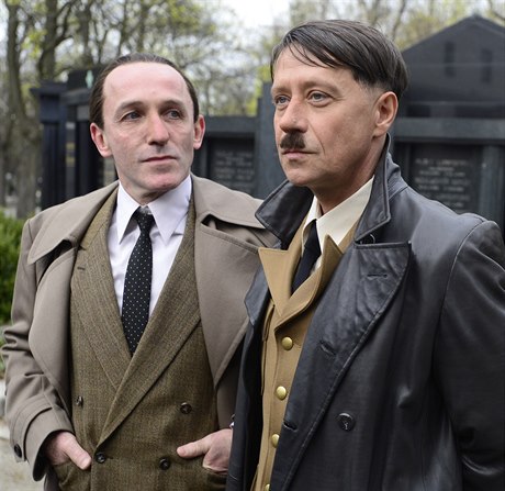 Pavel Kí jako Adolf Hitler, rakouský herec Karl Markovics jako íský ministr...