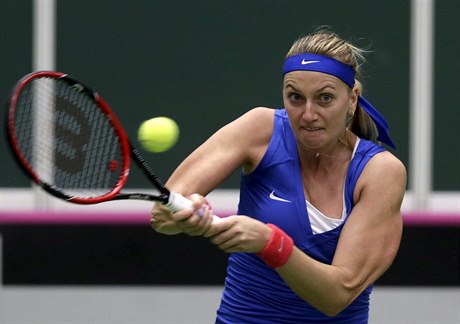 eská tenistka Petra Kvitová bhem semifinálového duelu Fed Cupu v Ostrav.