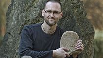 Etnolog a archeolog Jaroslav Řídký odkrývá minulost. Etnolog a archeolog Jaroslav Řídký odkrývá minulost.