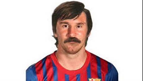 Lionel Messi s knírem jako Antonín Panenka.