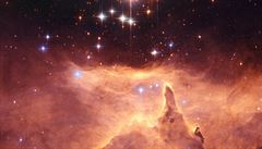 Snímek z Hubbleova teleskopu Pismis 24 vyobrazuje shluk hvzd v jádru velké...