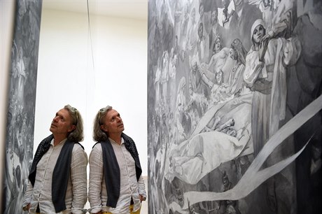 Jií David ve své expozici na benátském Bienále.