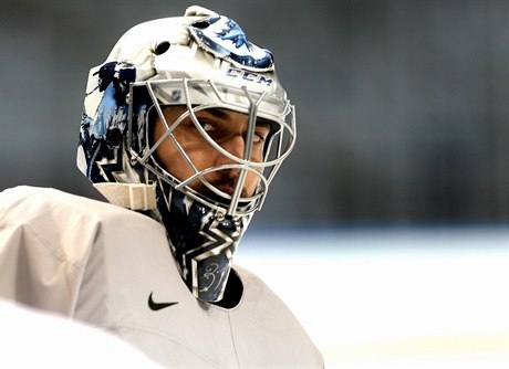 Ondej Pavelec na tréninku eské reprezentace.