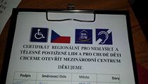 Falešný certifikát, jímž se prokazovali podvodníci vybírající od lidí v ulicích... | na serveru Lidovky.cz | aktuální zprávy