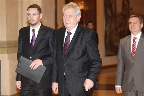 Hradní mluví Jií Ováek a prezident Milo Zeman