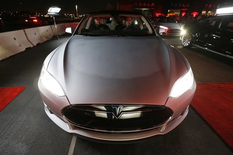 Nová podoba elektromobilu Tesla S.