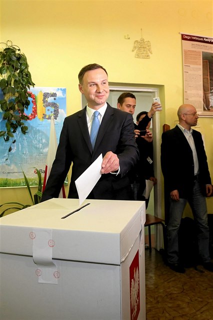 Przkum: Novým polským prezidentem bude Andrzej Duda. Získal 53 % hlas