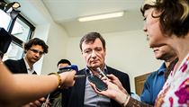Soud s Davidem Rathem sledují média v celé republice. | na serveru Lidovky.cz | aktuální zprávy
