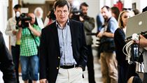 David Rath přichází do soudní síně, kde bude pokračovat soudní líčení. | na serveru Lidovky.cz | aktuální zprávy