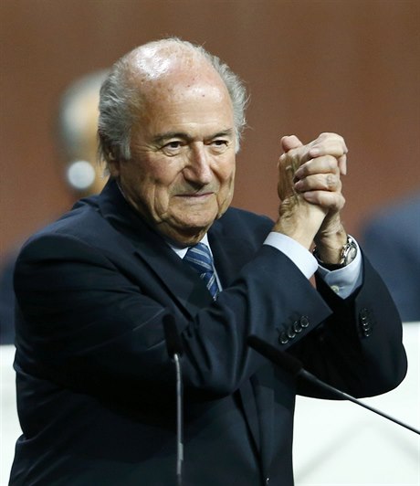 Dkuji za vae hlasy. Sepp Blatter krátce poté, co byl zvolen éfem FIFA pro...