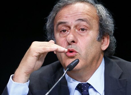 Prezident UEFA Michel Platini vystoupil na tiskové konferenci proti...