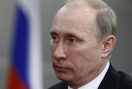 Vladimir Putin podepsal nový zákon namíený proti ruským nevládním organizacím.