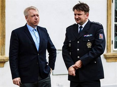 Ministr vnitra Milan Chovanec a policejní prezident Tomá Tuhý.