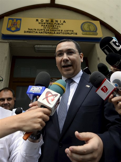Rumunský premiér Ponta je podezelý z praní pinavých penz. Odstoupit vak...