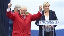 Nezvaný host. Stále ještě čestný předseda Národní fronty Jean-Marie Le Pen při... Nezvaný host. Stále ještě čestný předseda Národní fronty Jean-Marie Le Pen při...