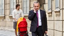 Na úterní večírek při příležitosti 55. narozenin ministra Mládka přišel také... | na serveru Lidovky.cz | aktuální zprávy