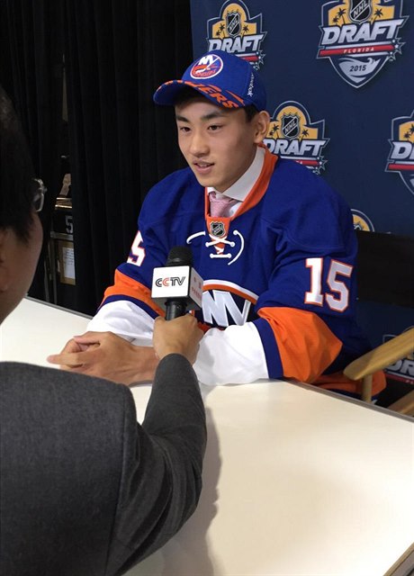 Andong Song proel draftem NHL jako první hokejista narozený v ín