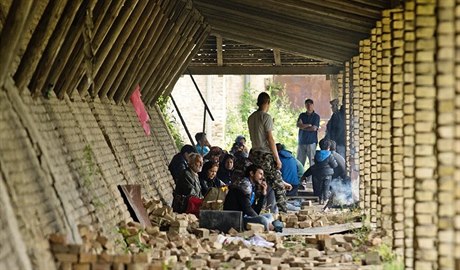 Rozpadlá továrna -  poslední zastávka, ne uprchlíci zamíí na sever.