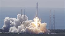 Start nákladní lodě Dragon soukromé společnosti SpaceX z Mysu Canaveral na... | na serveru Lidovky.cz | aktuální zprávy