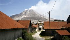 V únoru 2014 zabila erupce nejmén 16 lidí.