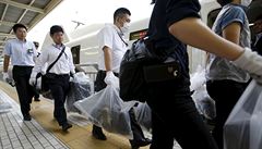 Dva lidé dnes zahynuli ve vysokorychlostním japonském vlaku inkansen poté, co...