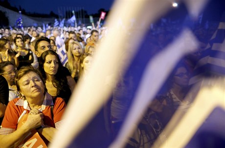 Podporovatelé úsporných opatení na pátení demonstraci v Aténách