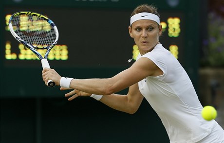 Lucie afáová bhem utkání 2. kola Wimbledonu.