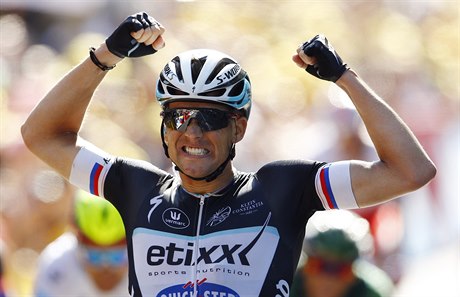 Zdenk tybar se raduje ze zisku 6. etapy na Tour de France.