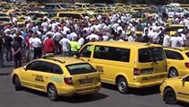 Taxikáři protestují proti návrhům primátorky Krnáčové. | na serveru Lidovky.cz | aktuální zprávy