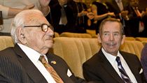 Nicholas Winton a Vclav Havel na premie Minova filmu Nickyho rodina.