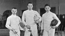 V roce 1933 mladý Nicholas Winton (vpravo) získal pilotní průkaz, závodně... | na serveru Lidovky.cz | aktuální zprávy
