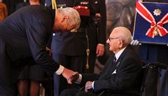 Prezident Milo Zeman se poklonil ped statenými iny Nicholase Wintona.