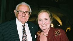 Sir Nicholas Winton a Madeleine Albrightová, bývalá ministryn zahraniních...