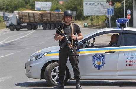 Policisté zajiují oblast sobotní pestelky.