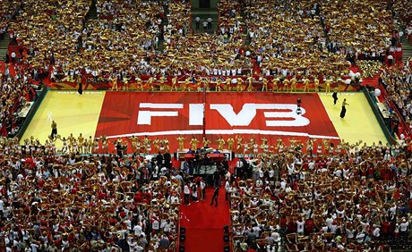 Pi zahajovacím zápase mistrovství svta naplnili poltí volejbaloví fanouci fotbalový stadion. Pilo jich 62 tisíc.