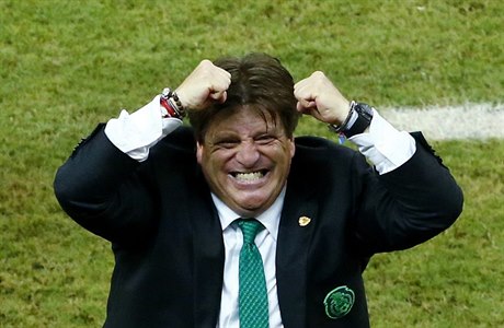 Trenér Miguel Herrera.