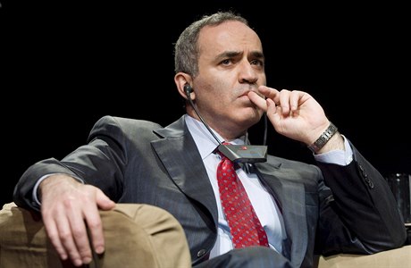 Garri Kasparov na archivním snímku